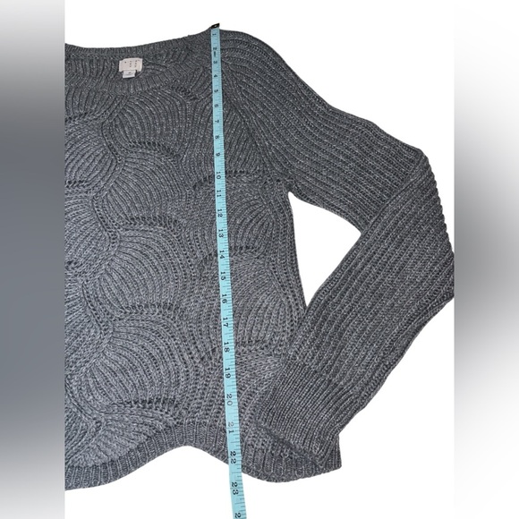 A New Day Women's Gray Sweater w/ Scalloped Hem w/ Metallic detail Size M - Picture 10 of 10